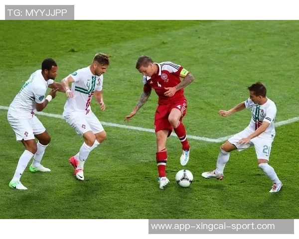 足球世界刷带你领略全球足球盛事与精彩瞬间的全新视角与体验 足球世界刷带你领略全球足球盛事与精彩瞬间的全新视角与体验